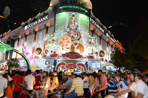 បុណ្យណូអែលត្រូវបានប្រព្រឹត្តទៅដ៏សុខសាន្តត្រាណសប្បាយរីករាយក្នុងទូទាំងប្រទេស